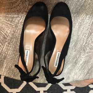 Black low heeled sandals